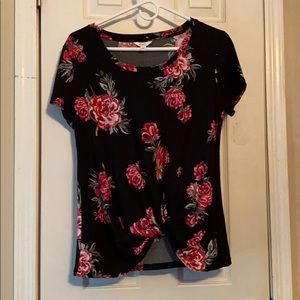Knotted flower top